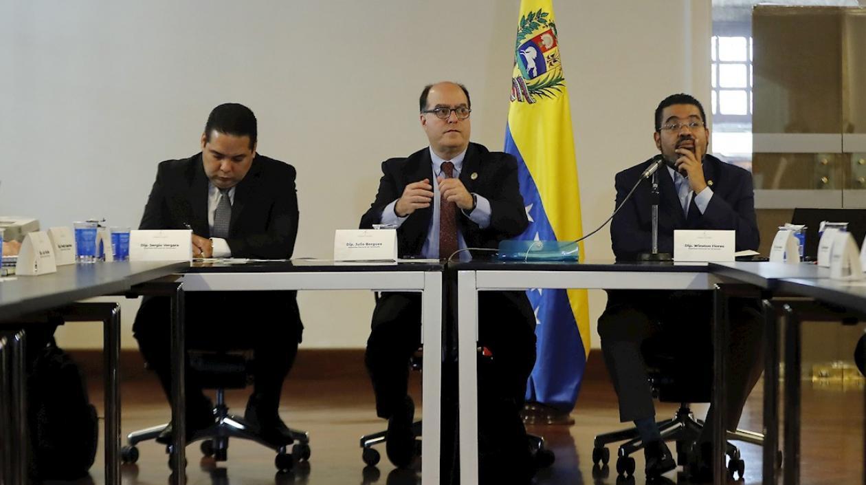 Diputados venezolanos reunidos en Bogotá.