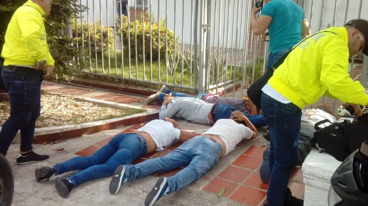 Momento de la captura de los implicados en el robo en el barrio Paraíso.