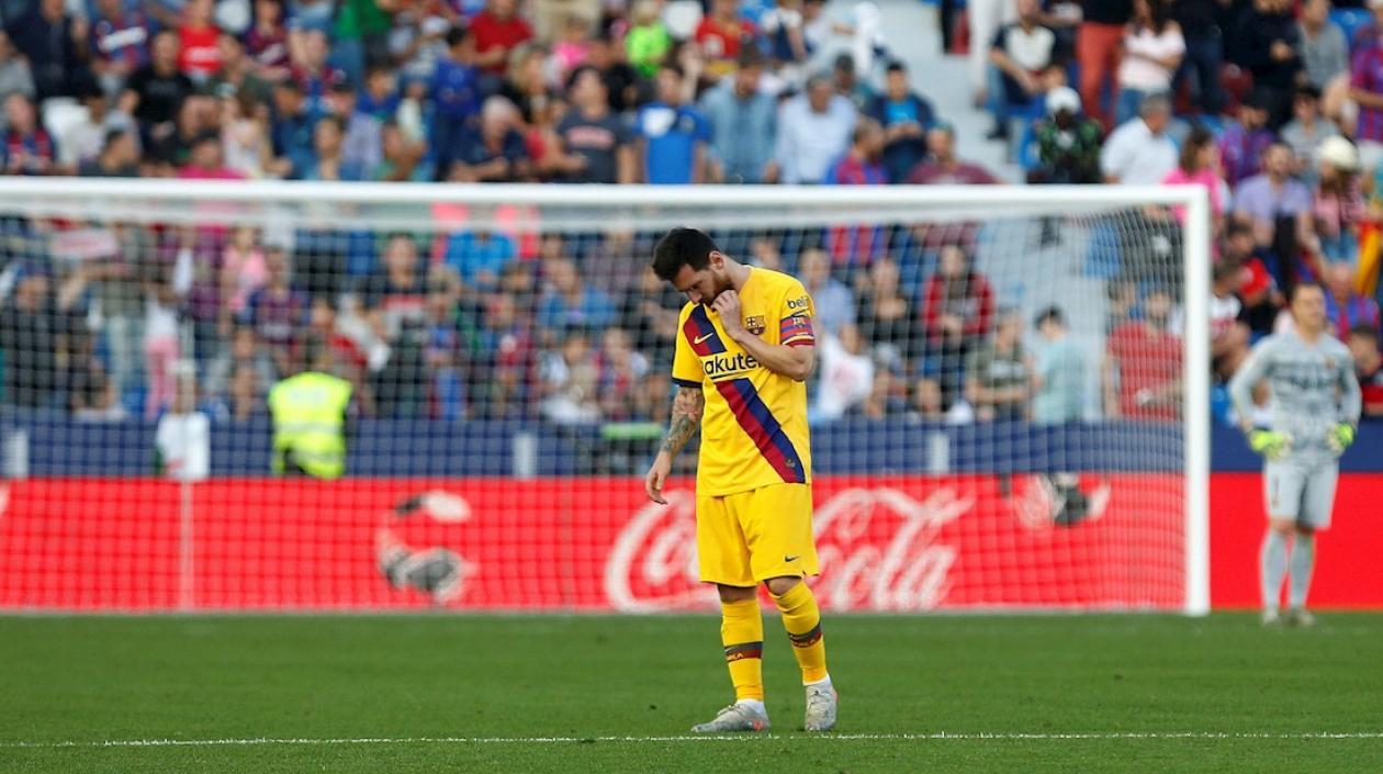 La decepción de Messi al final del partido.