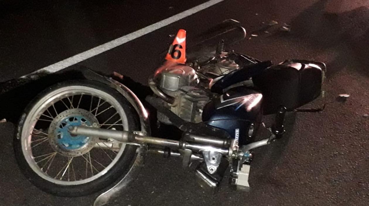 Así quedó la moto de los dos jóvenes accidentados en Ponedera.