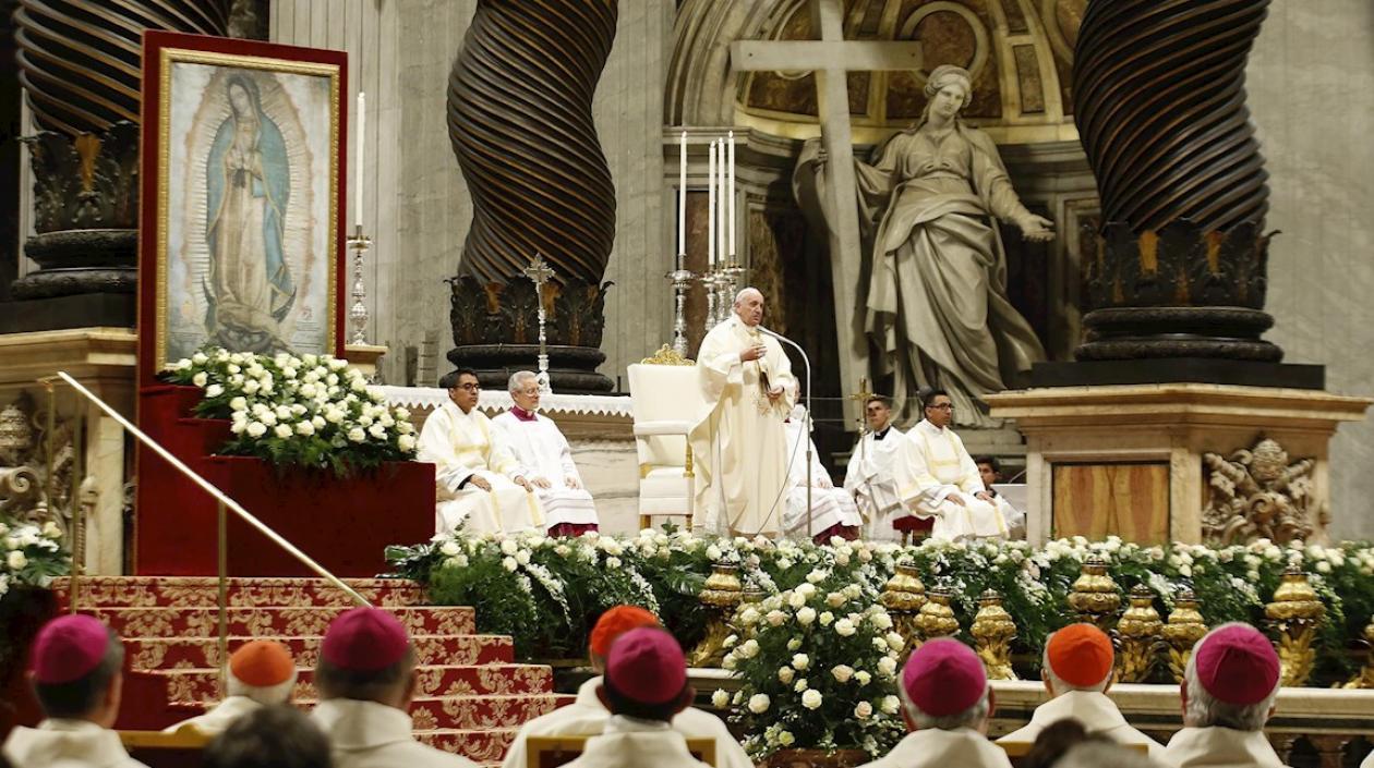 Papa en la misa que ofició en la basílica de San Pedro del Vaticano en honor a la Virgen de Guadalupe.