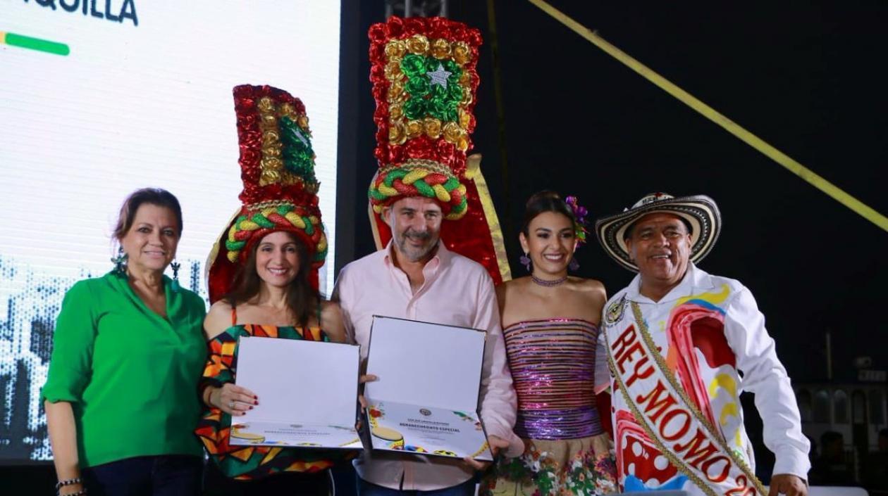 Carla Celia, Katia Nule, Juan José Jaramillo, Carolina Segebre y Freddy Cervantes.