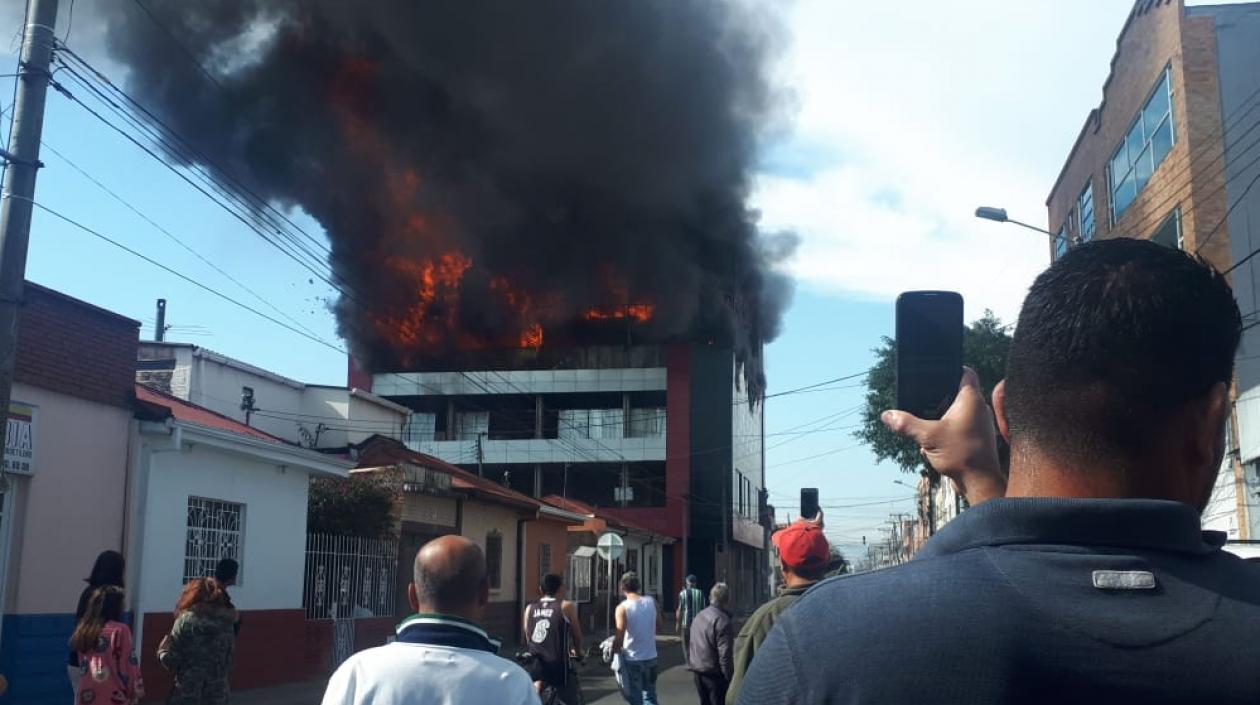 Bomberos llegó a atender la situación en este sector de Bogotá.