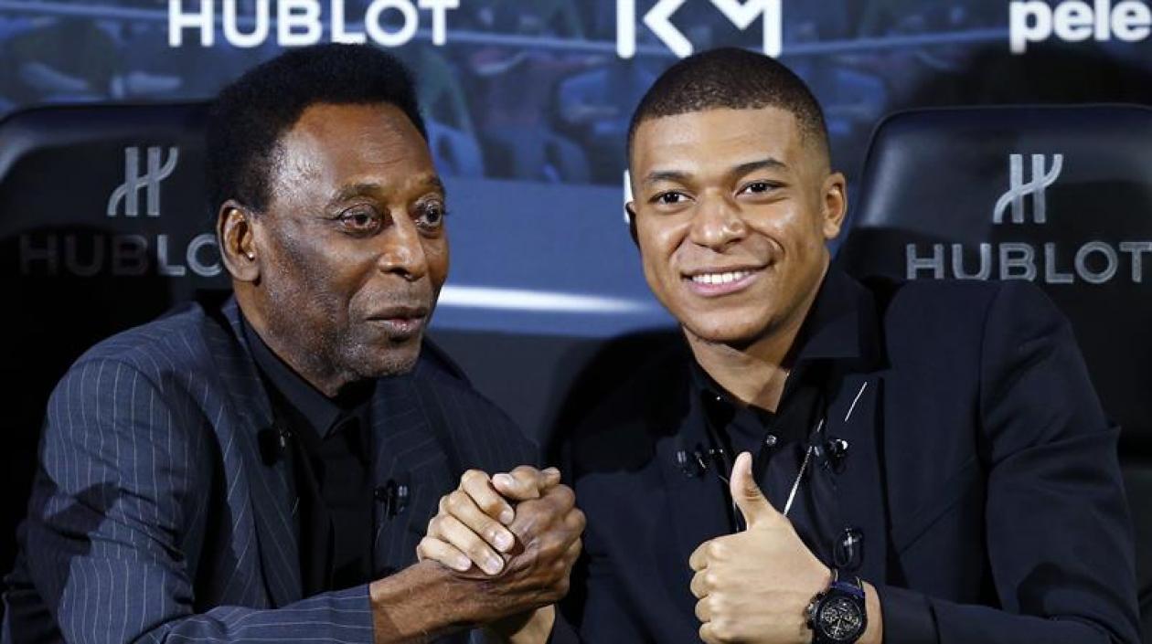 Pelé y Mbappé, en un encuentro en París..