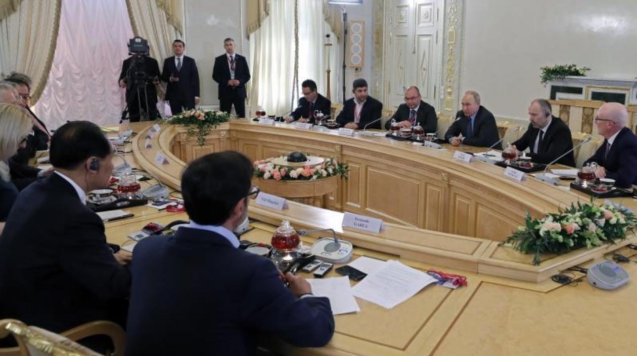 Vladimir Putin se reunió con los máximos responsables de las principales agencias de noticias del mundo.