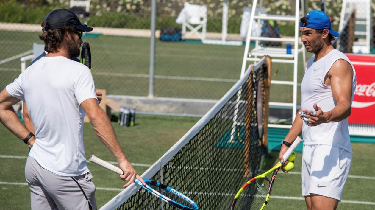 Rafael Nadal, tenista español, durante un entrenamiento en grama.