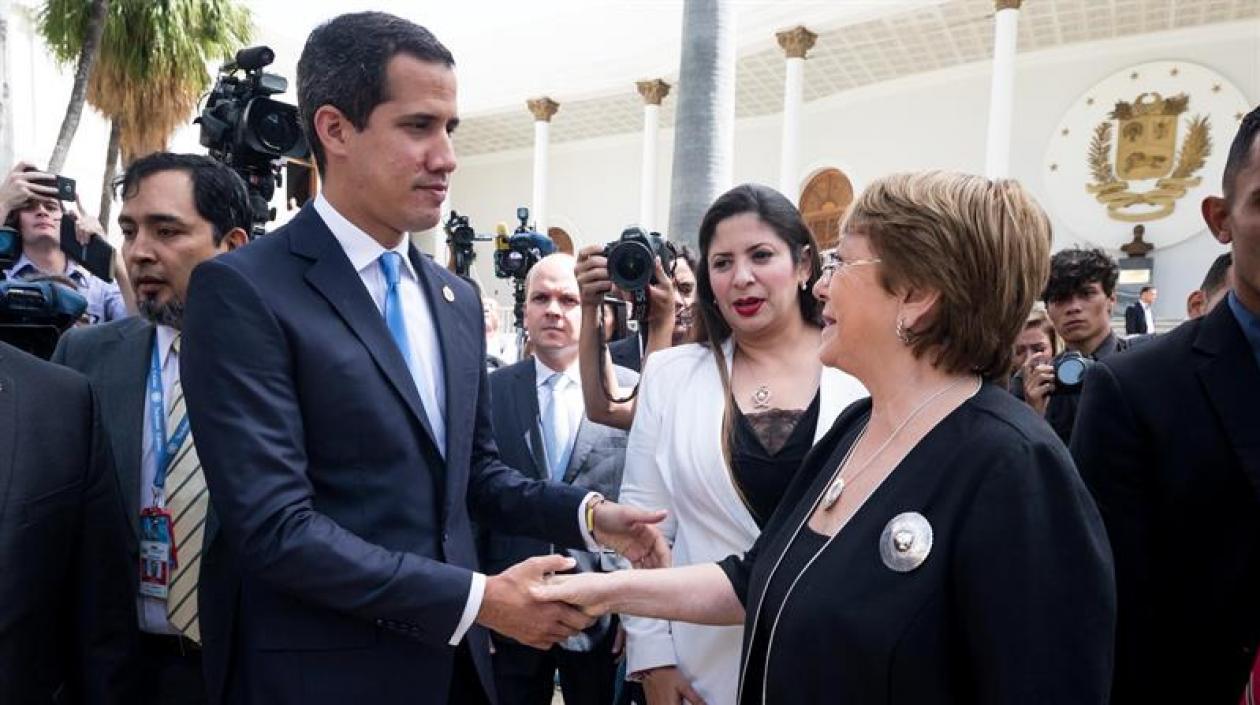 Juan Guaidó y la alta comisionada de la ONU, Michelle Bachelet.