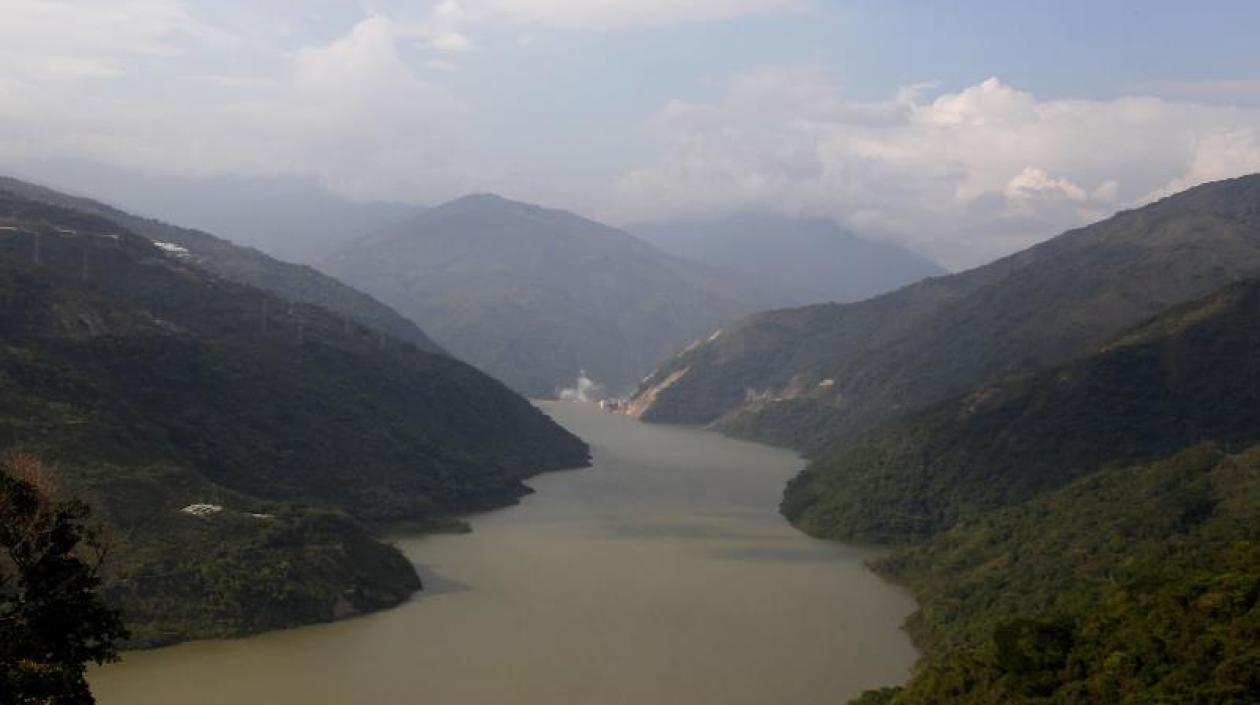 Vista general de un tramo del río Cauca.