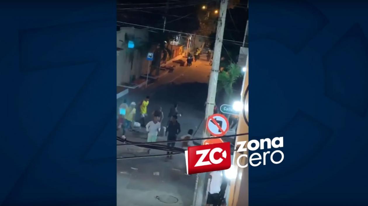 Captura de video donde se observan los disturbios de los vándalos en Malambo.