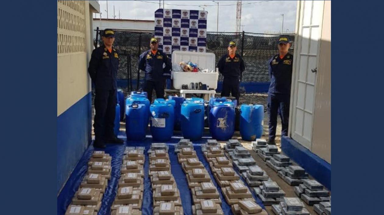 Armada incautó el cargamento de cocaína en La Guajira.
