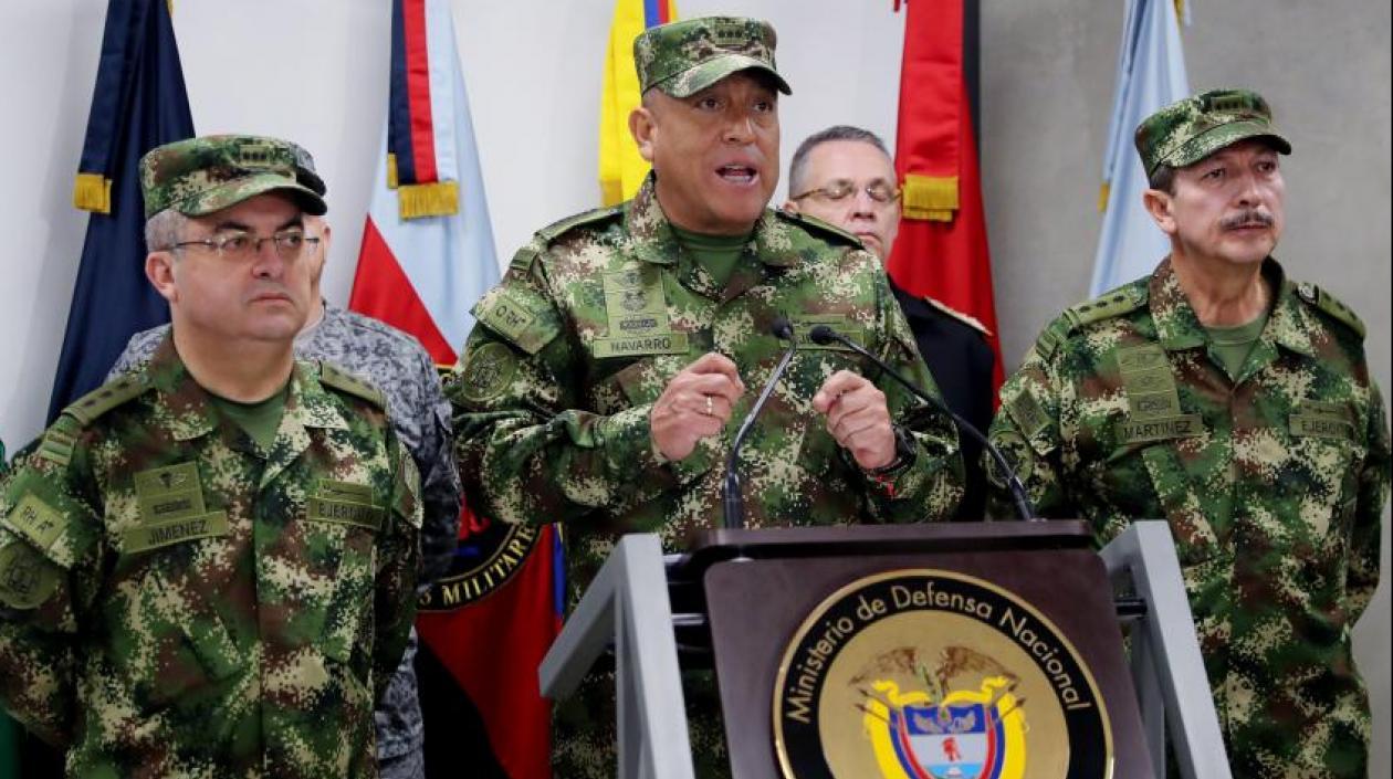  El comandante de las Fuerzas Militares, general Luis Fernando Navarro (centro).