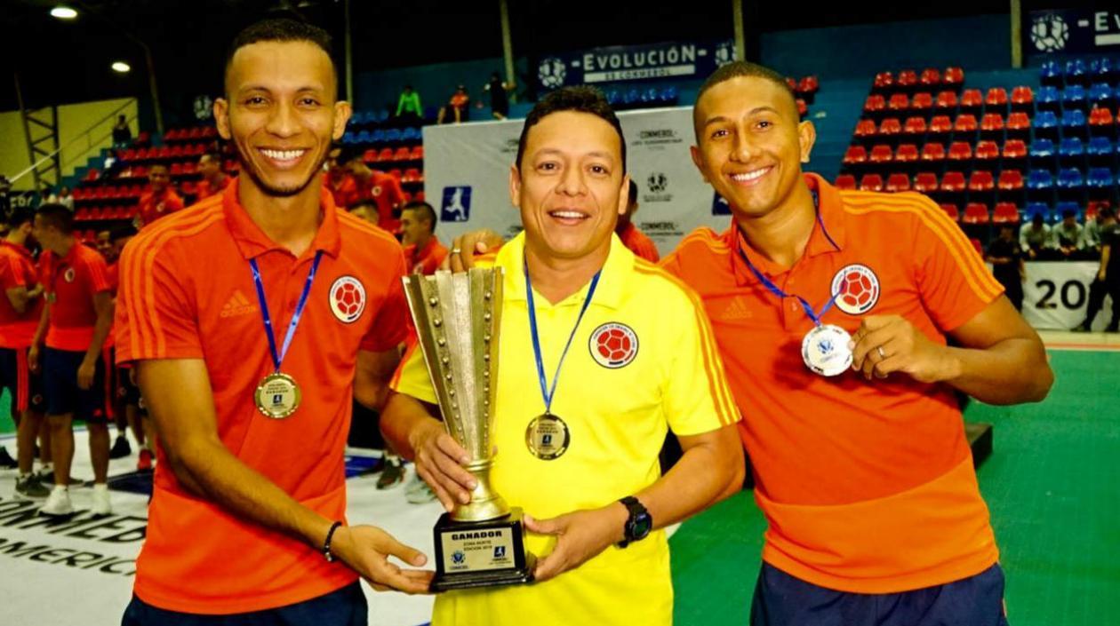 Brayan Güette, Roberto Bruno y Adrián Ángulo, pertenecientes al Independiente Barranquilla. 