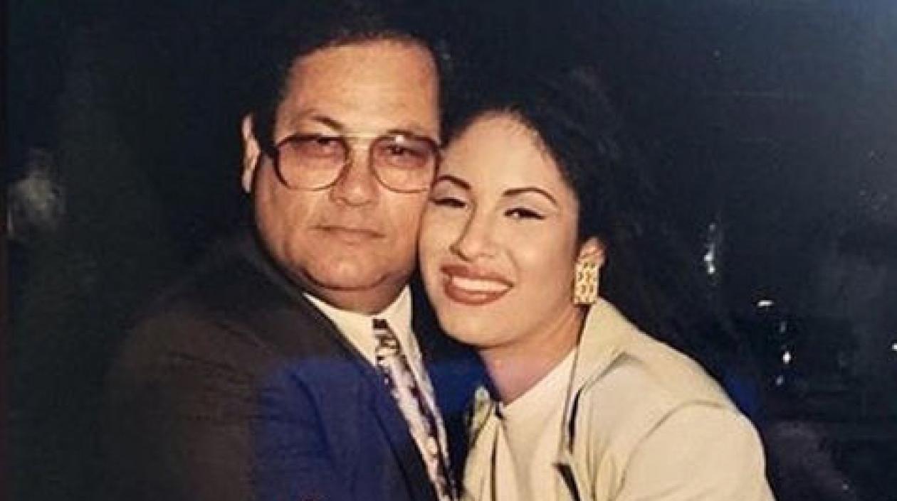Abraham Quintanilla y Selena.