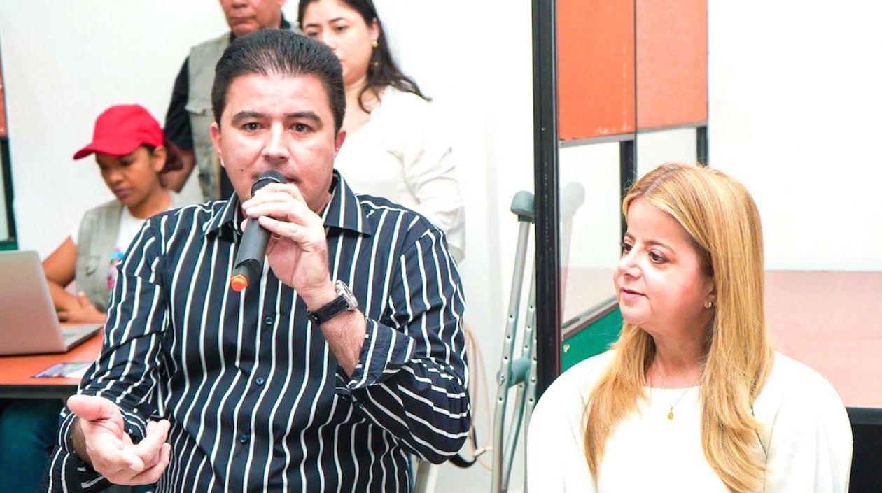 El Alcalde Rodolfo Ucrós y la Gobernadora Elsa Noguera De la Espriella.