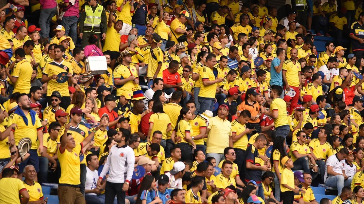 Aficionados de Colombia en el estadio Metropolitano. 