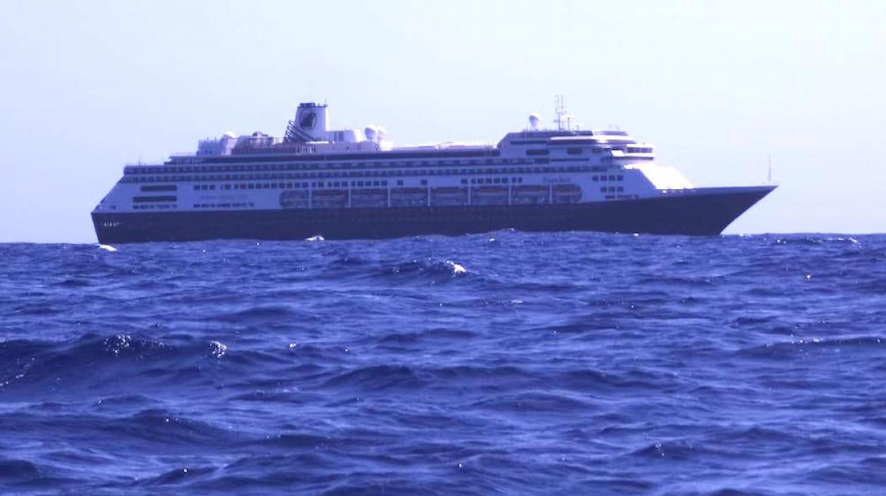 El crucero aproximándose a la Isla de San Andrés.