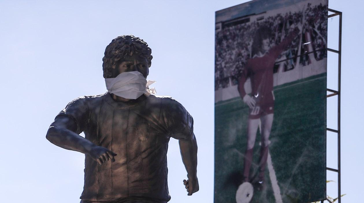 Estatua de Diego Armando Maradona. 