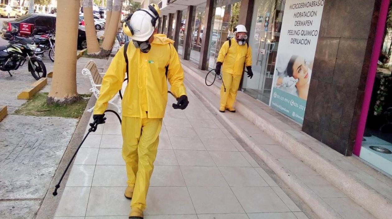 Las autoridades locales en Barranquilla han realizado jornada de desinfección en calles a manera de prevención.