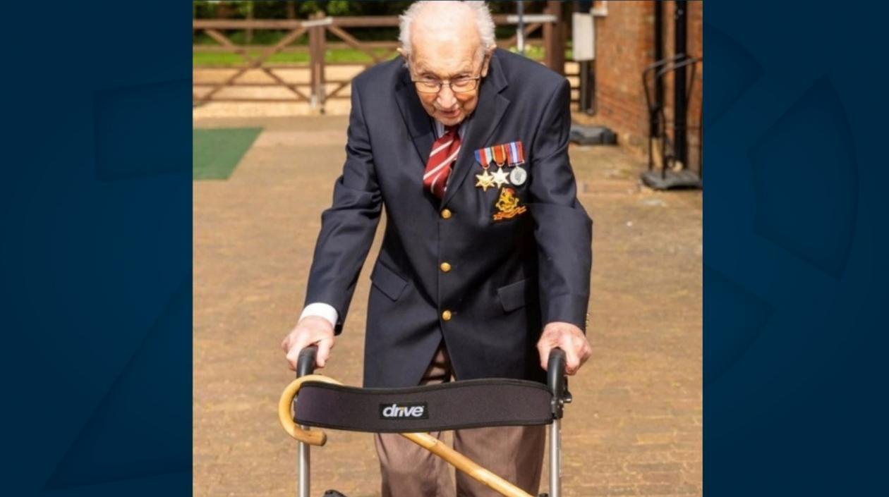El británico Tom Moore, un veterano de guerra.