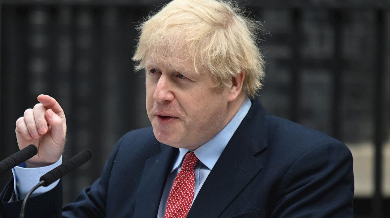 Boris Johnson en su primera comparecencia después del coronavirus.