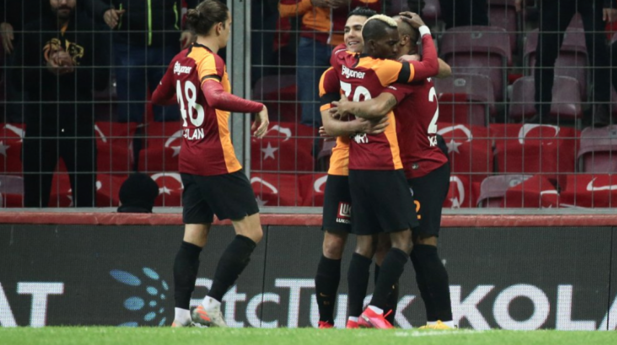  Falcao en una celebración de un gol con el Galatasaray.