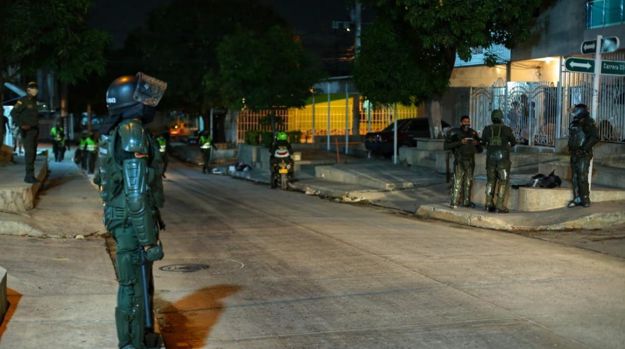 Fuerza Pública en calles del municipio.