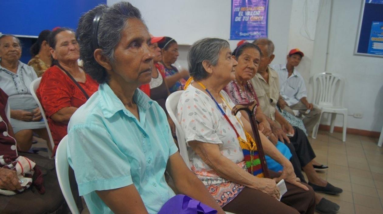 Adultos mayores beneficiarios del programa en Malambo.