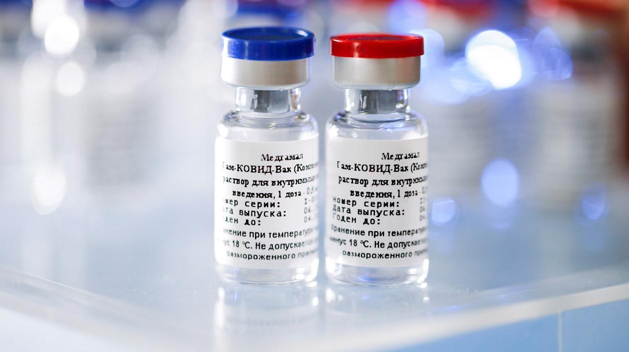 La OMS recibió con cautela la noticia de Rusia sobre la primera vacuna del mundo contra el Covid-19.