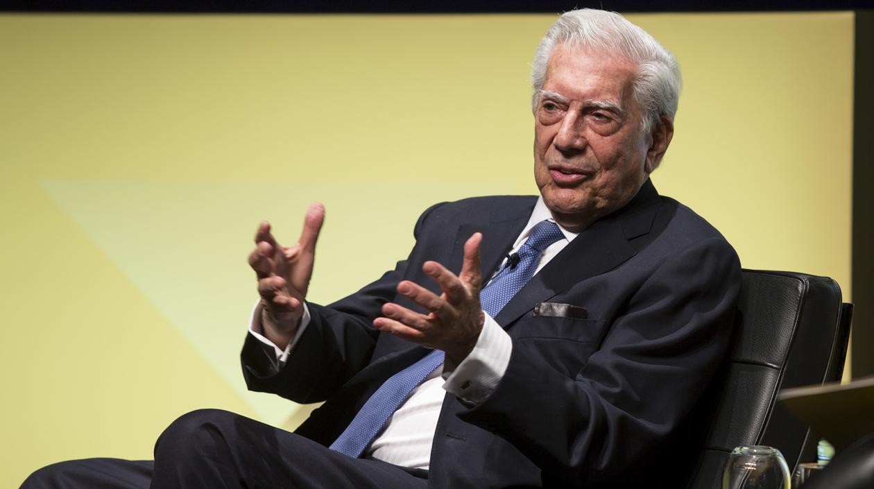 El Premio Nobel de Literatura, Mario Vargas Llosa.