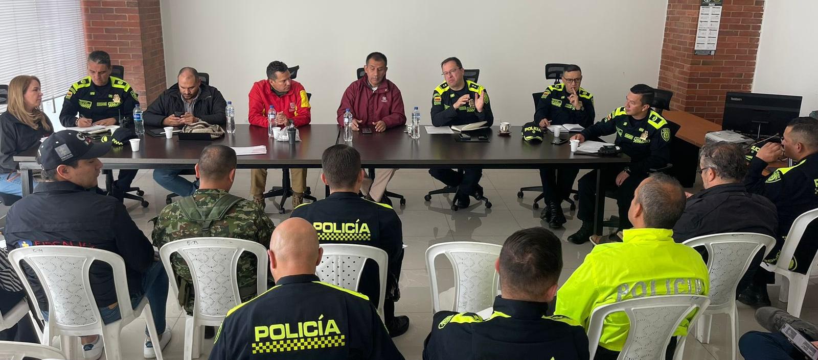 Consejo de seguridad en Bogotá tras la muerte de los tres jóvenes. 
