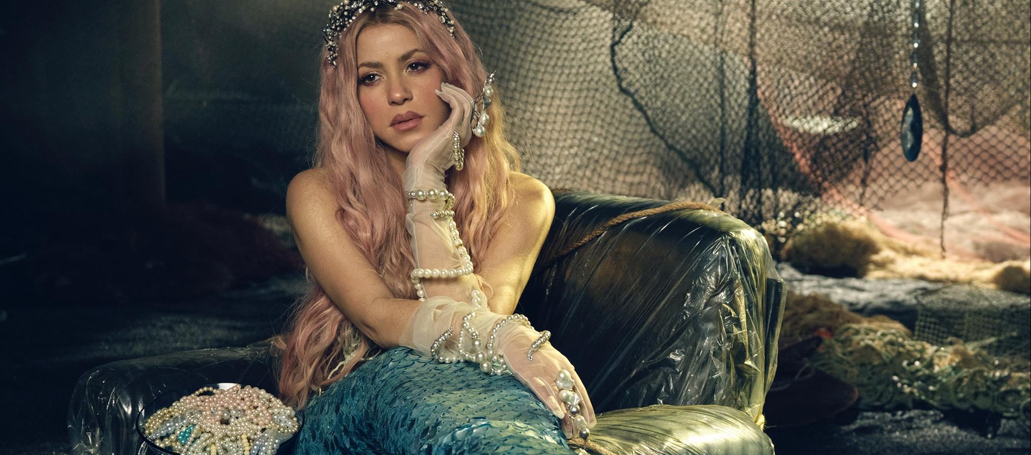 Shakira es una hermosa sirena en el video de 'Copa vacía'