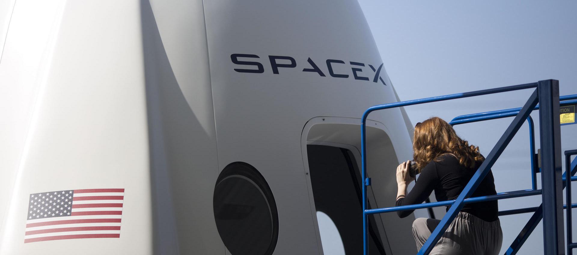 Cápsula espacial de la empresa SpaceX.
