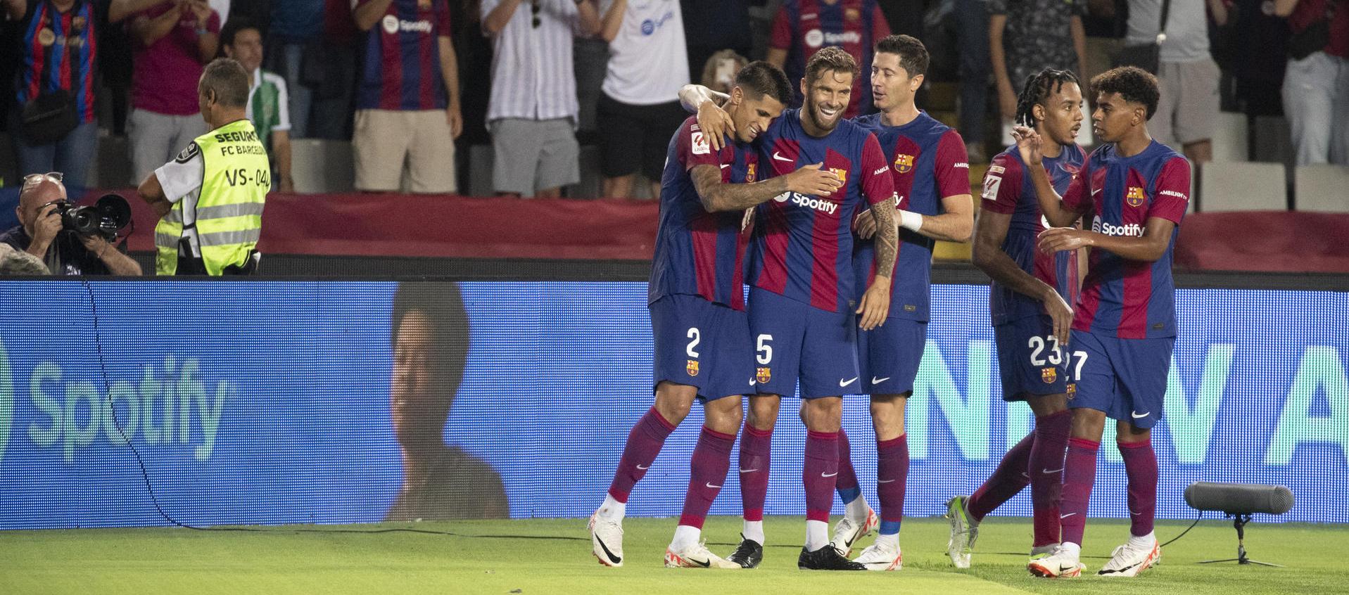 Los jugadores del Barcelona celebrando uno de los goles.