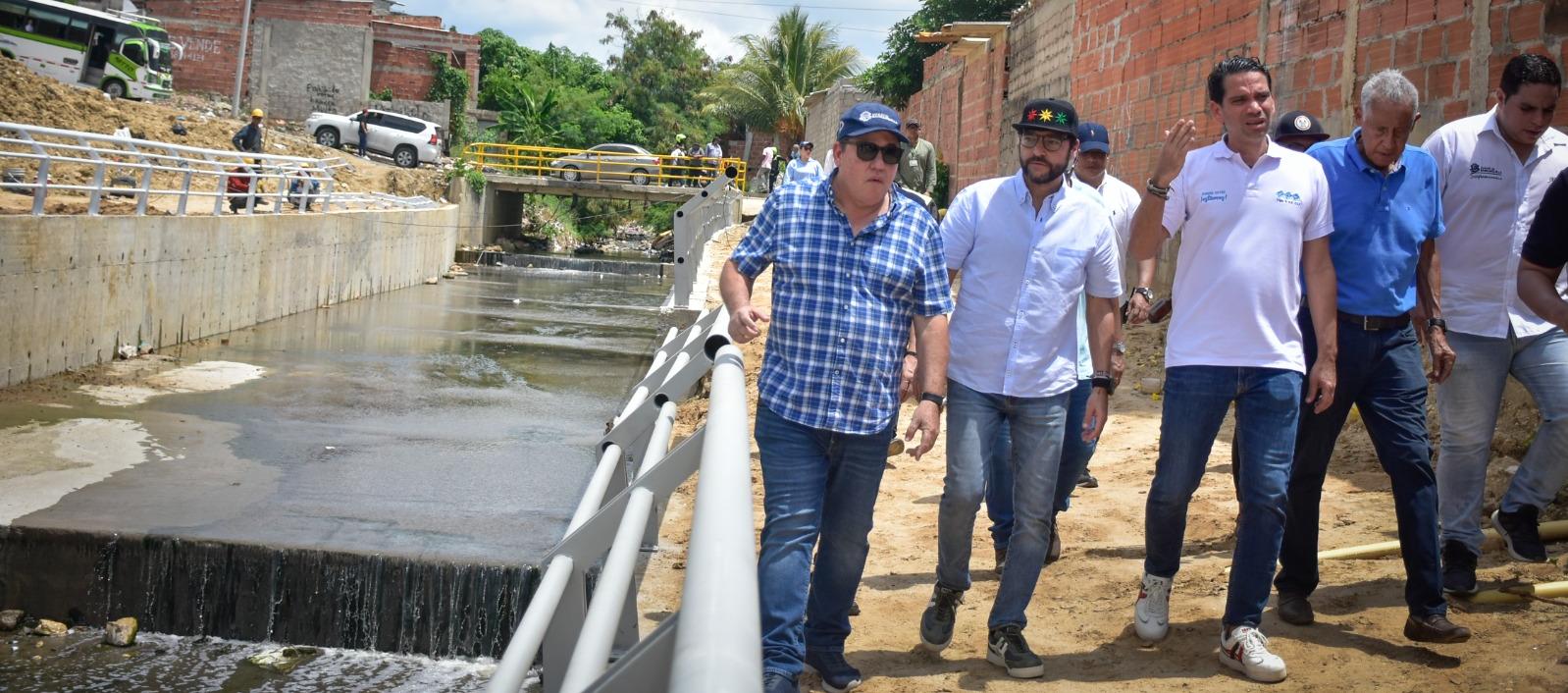 Gerente de la Agencia Distrital de Infraestructura, Alberto Salah junto al Alcalde de Barranquilla, Jaime Pumarejo.