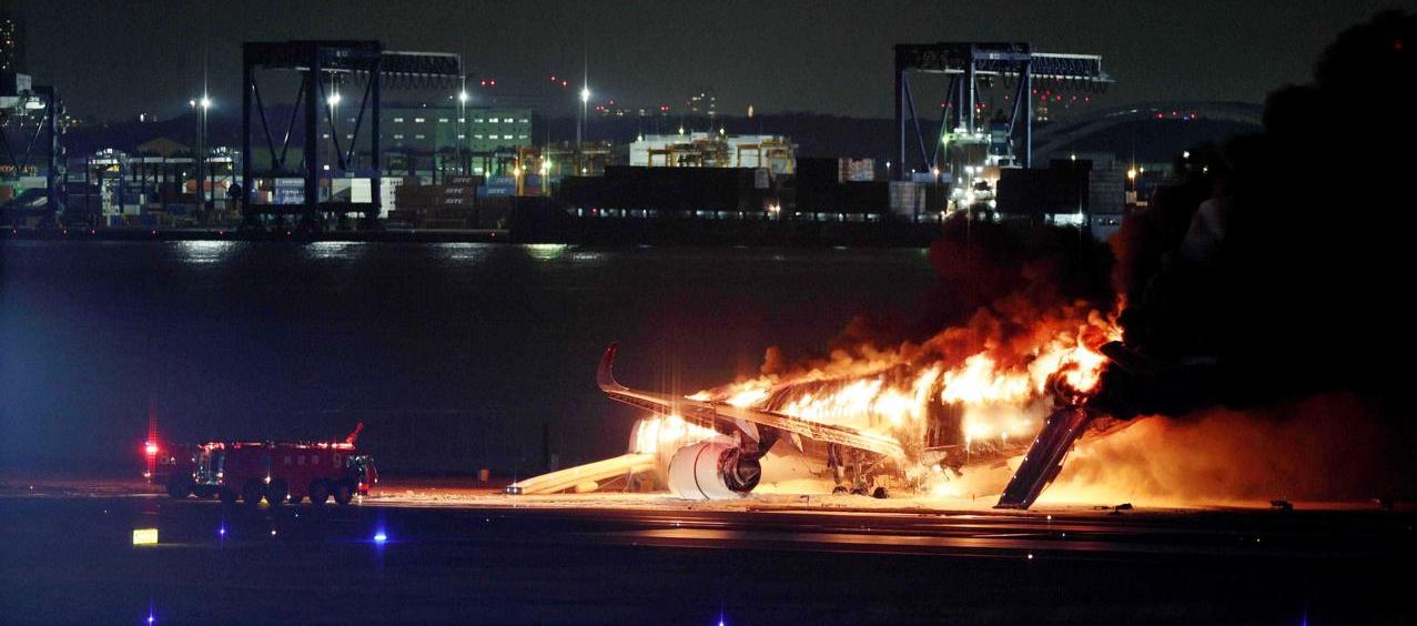 La imagen del incendio de los aviones.