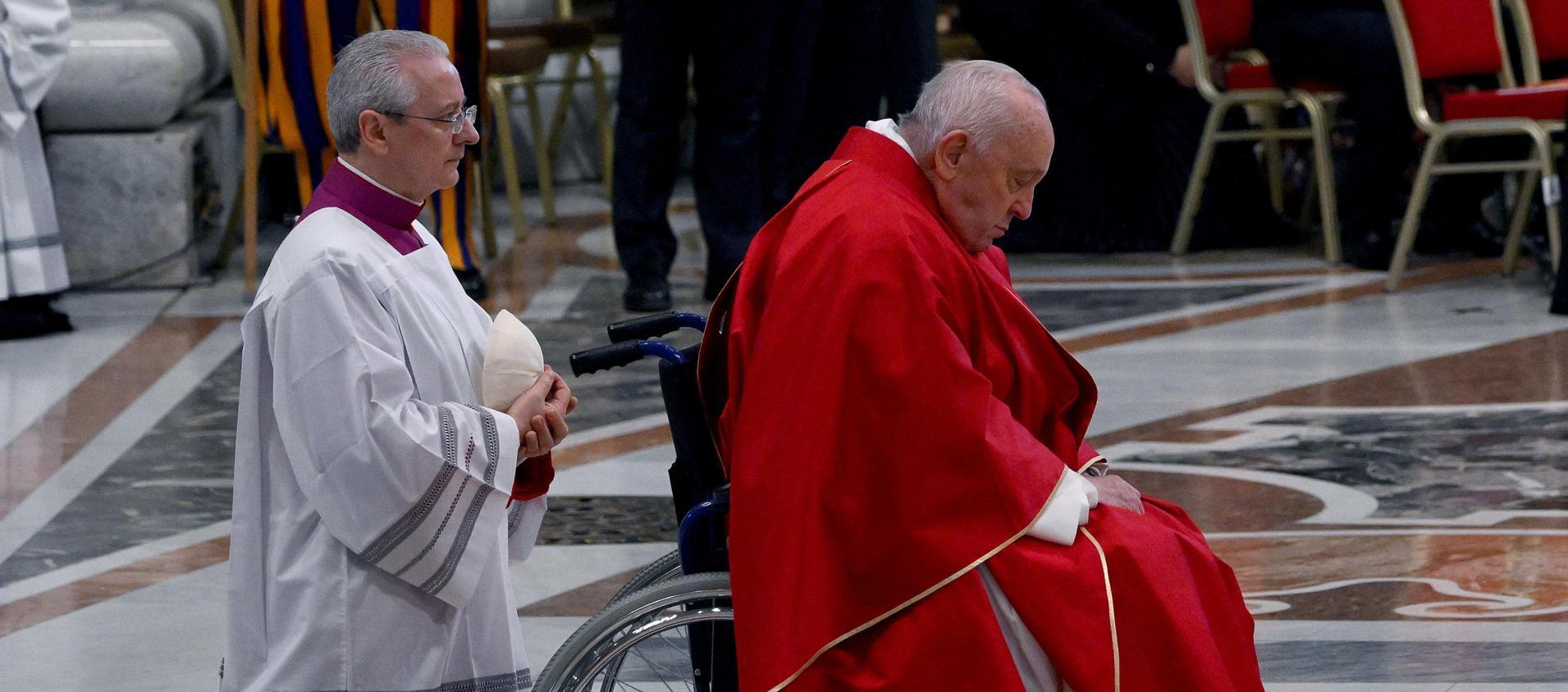 El Papa Francisco presidió algunos actos religiosos este Viernes Santo antes del Vía Crucis. 
