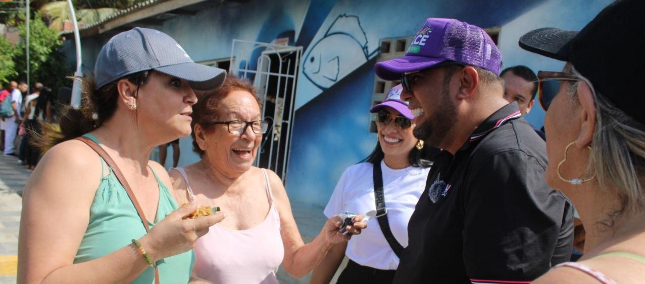 Alcalde Plinio Cedeño compartió con visitantes a Puerto Colombia.