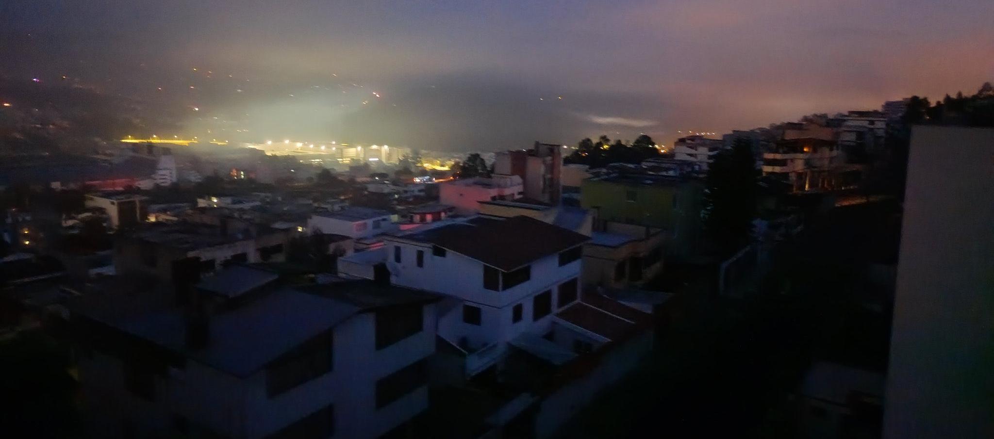 Apagones prolongados por más de cinco horas afectan a Ecuador