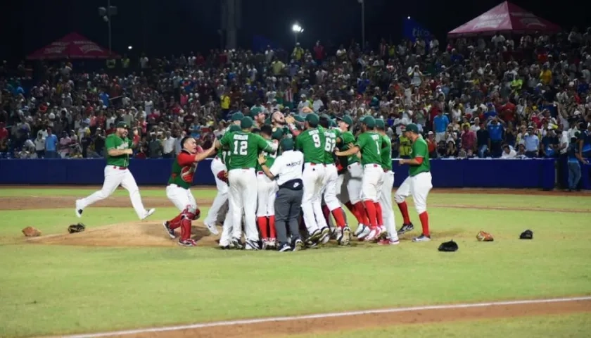 Mexicanois celebrando el campeonato mundial sub 23 de béisbol.