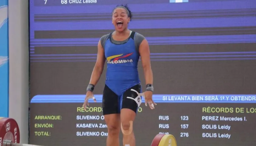 María Leivis Sánchez celebrando su triunfo. 