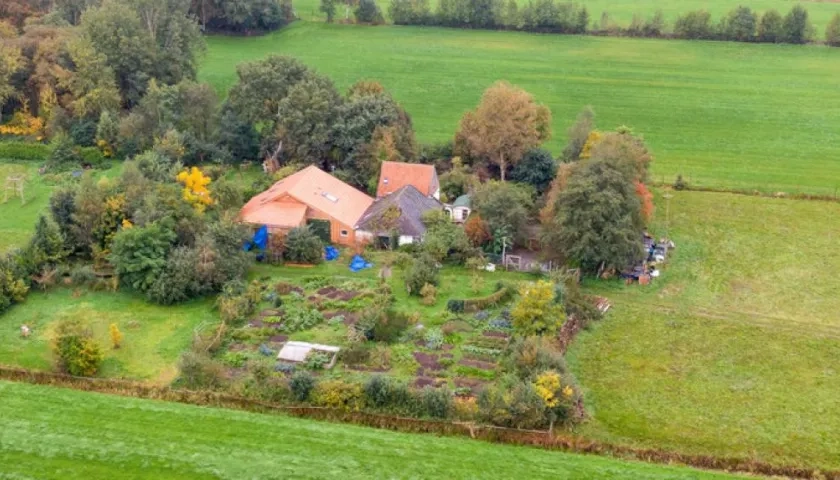 Esta es la granja en Holanda, donde estaba oculta la familia.