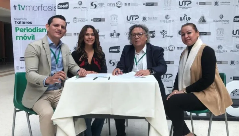 Firma del convenio entre la Cinemateca Nacional de Nicaragua y Canal ZOOM de Colombia.