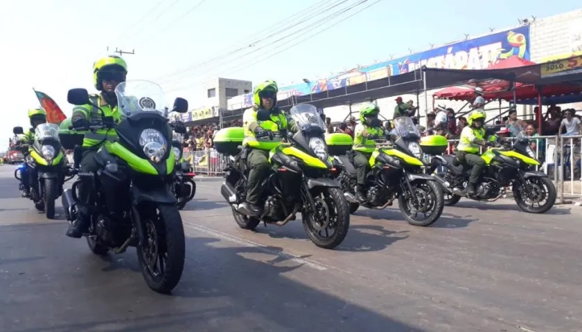 La Policía Metropolitana presente en los desfiles para garantizar la tranquilidad ciudadana.