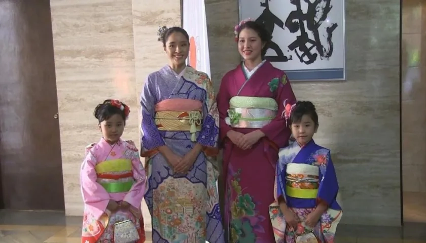 Kimono, prenda tradicional japonesa.