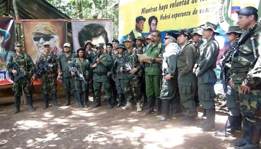 Imagen del video divulgado hoy en internet por las FARC-EP en el que el número dos de la guerrilla colombiana de las FARC, alias "Iván Márquez",c., cuyo paradero se desconoce desde hace más de un año.