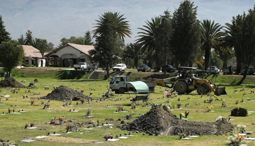 Fotografía de uno de los cementerios que colapsaron por la alta demanda de entierros y cremaciones a causa de la tercera ola de Covid-19, en Cochabamba (Bolivia). 