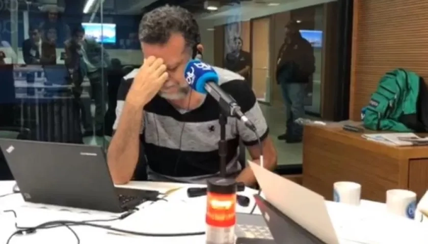 El padre Alberto Linero en el 2018 cuando anunció su retiro entre lágrimas.