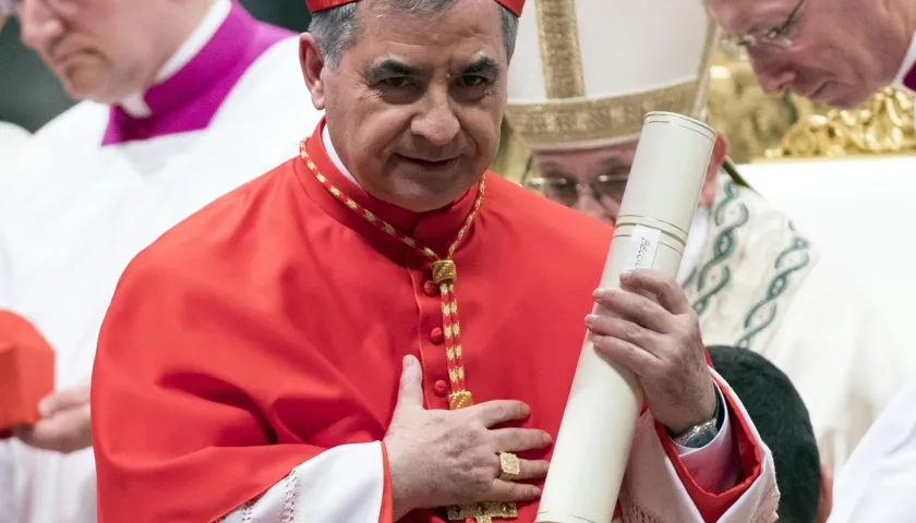 El cardenal Angelo Becciu, condenado a 5 años y medio de cárcel 