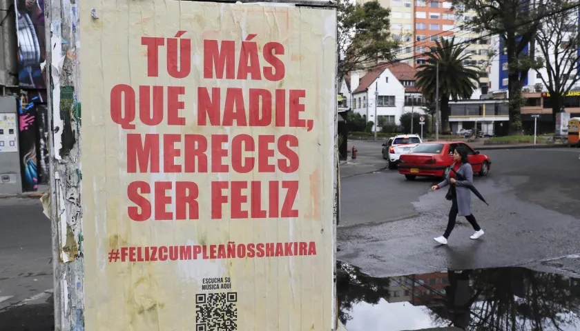 Uno de los mensajes que este viernes aparecieron en las calles de Bogotá
