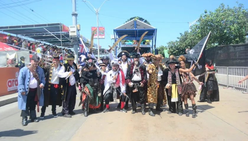 Los Piratas Grand Cayman Islands debutaron en el Carnaval de Barranquilla